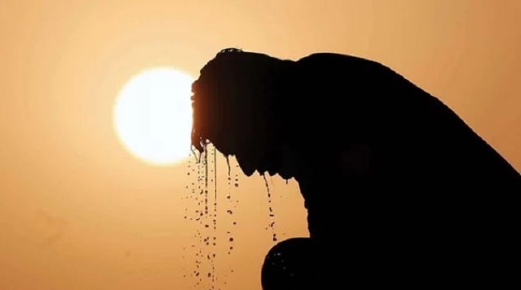 প্রচণ্ড গরমে নিজেকে সুস্থ রাখবেন যেভাবে