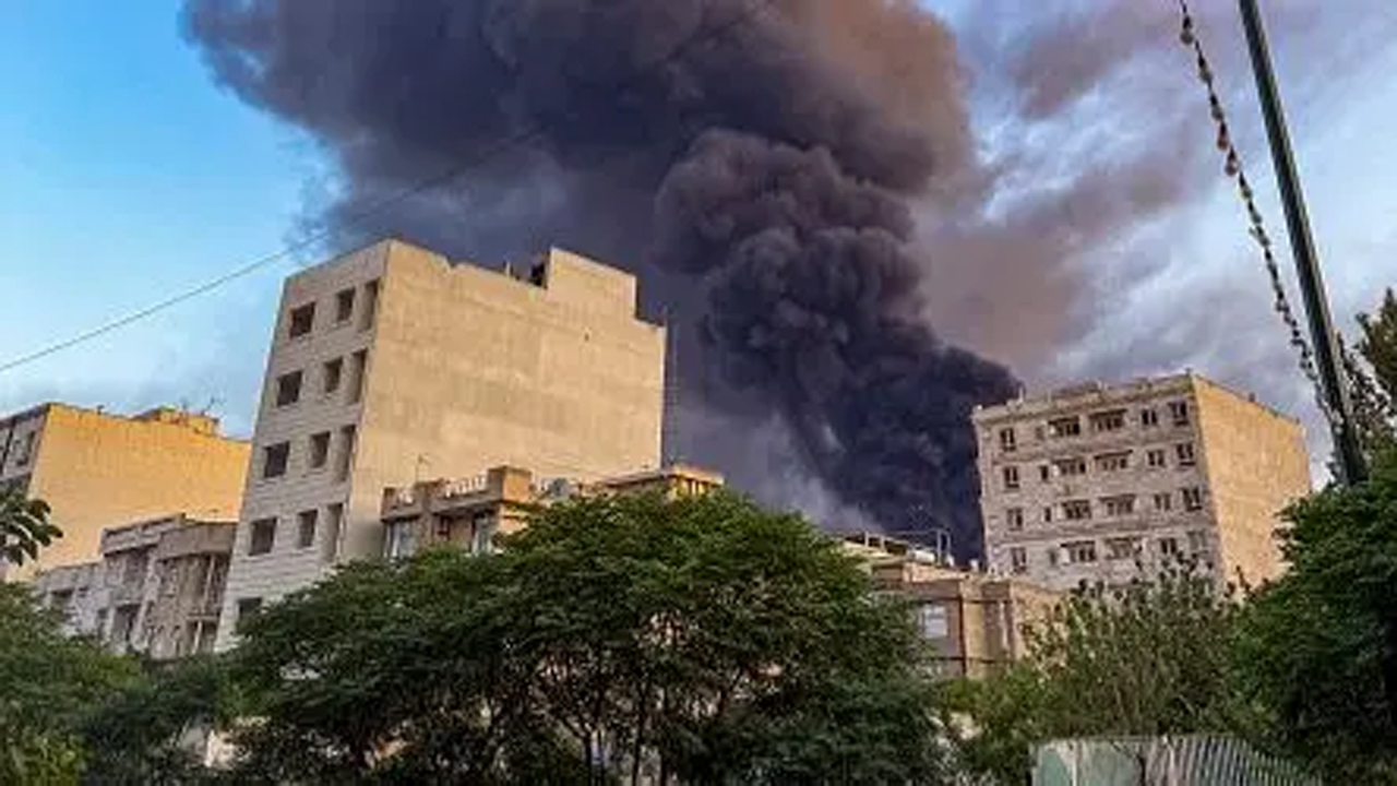 তেহরান থেকে সরে যাচ্ছে সাধারণ মানুষ