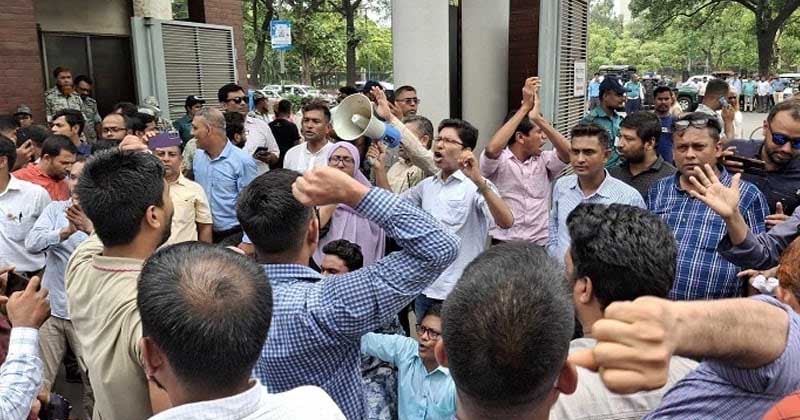 আবারও আন্দোলনে সচিবালয়ের কর্মচারীরা