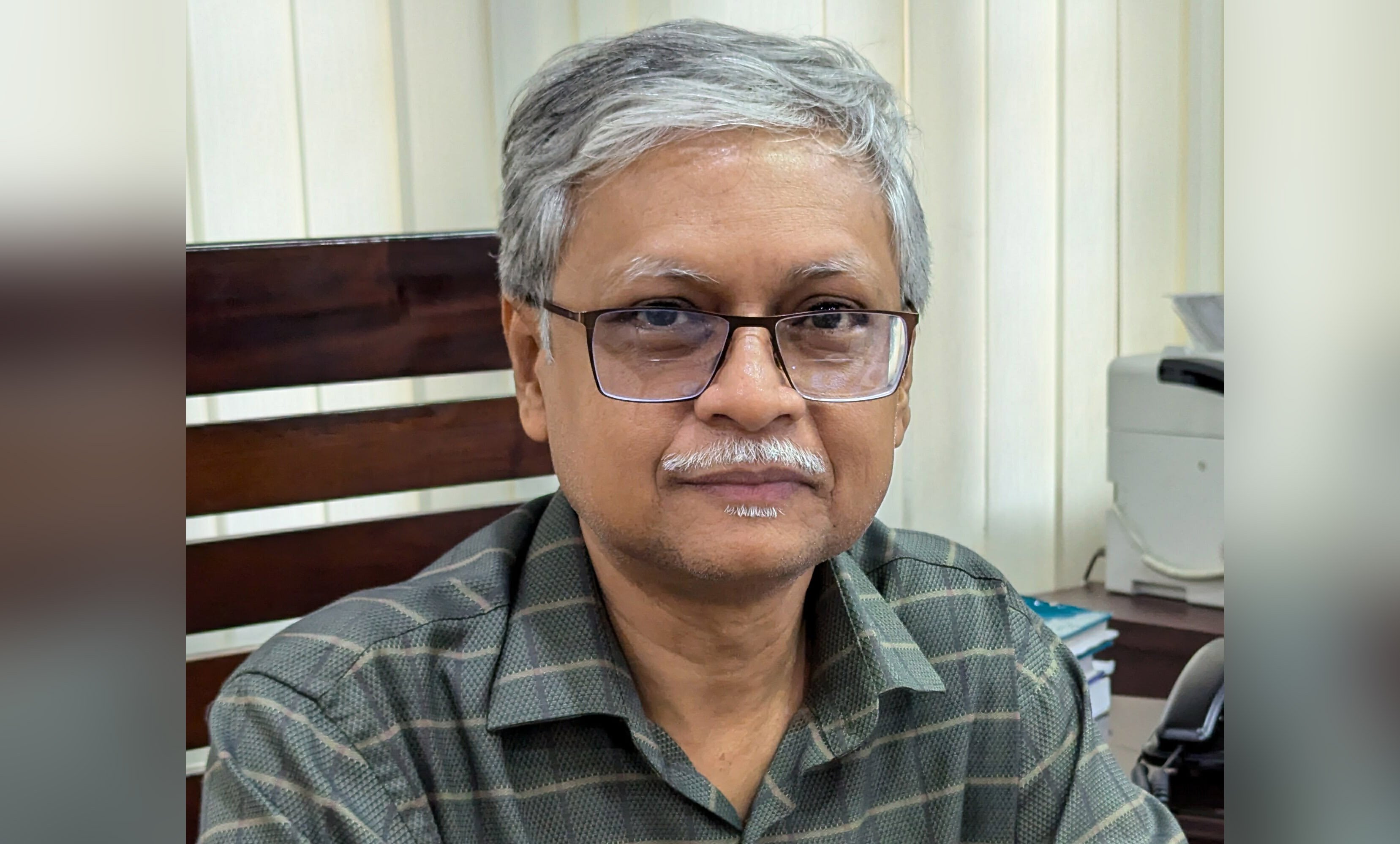 নিরাপত্তাজনিত কারণে পাকিস্তান সফর বাতিল করেছেন রাবি উপাচার্য