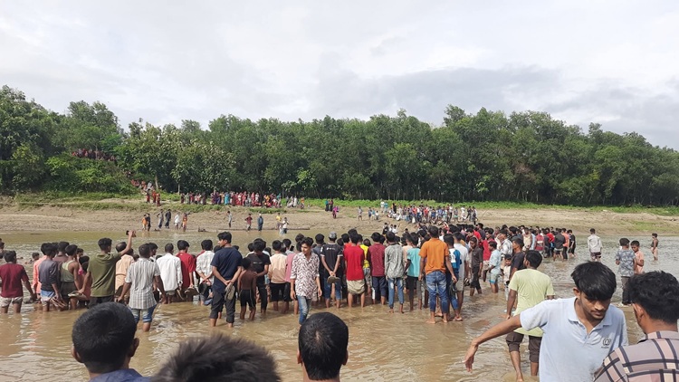 ফটিকছড়ির খালে মিলল নিখোঁজ নানি-নাতনির লাশ