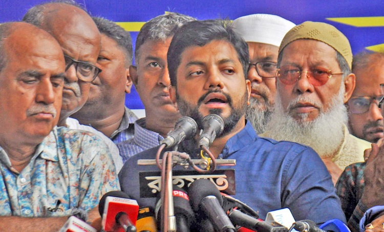 উপদেষ্টা আসিফের পদত্যাগ চান ইশরাক, আন্দোলন রাজপথে নেওয়ার হুঁশিয়ারি