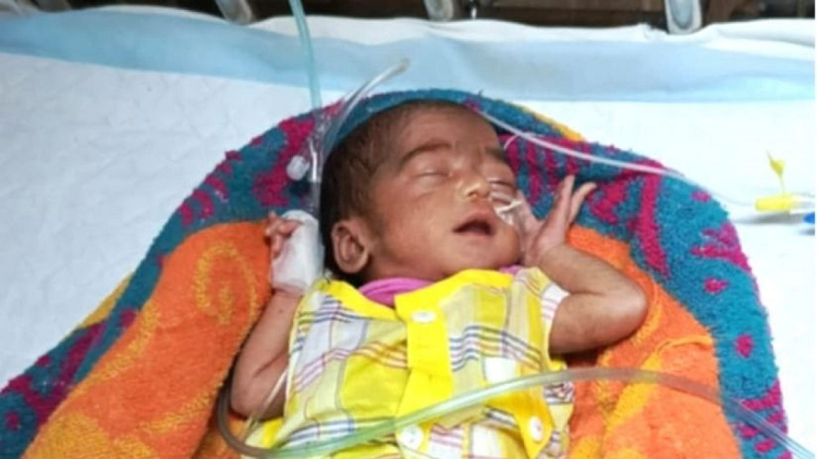 ফেলে রাখা হলো খালের ধারে, ১৮ দিন লড়ে হার মানল নবজাতক