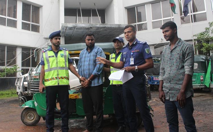 র‍্যাব পরিচয়ে সিএনজি চুরি, মুলহোতা গ্রেপ্তার