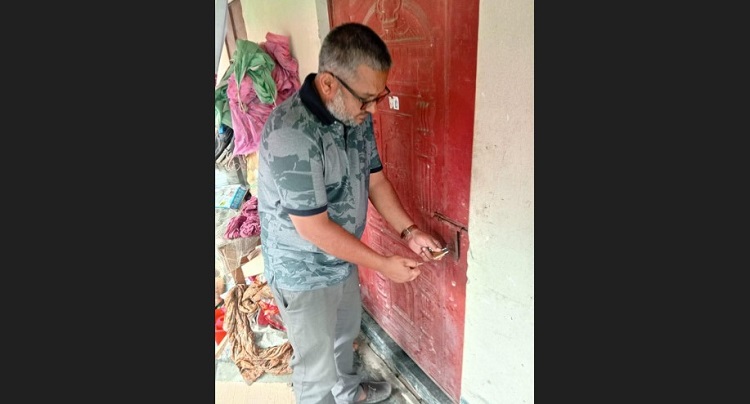 কেন্দুয়ায় আশ্রয়ণ প্রকল্পে অবৈধ দখলদার উচ্ছেদ