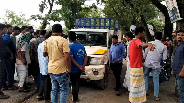 পাবনায় পিকআপ ও মোটরসাইকেল সংঘর্ষে নিহত এক আহত তিন