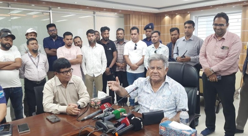 ঐতিহ্য ধরে রাখতে শিমুলিয়া ঘাটে ফের চালু হচ্ছে ফেরি  : শ্রম উপদেষ্টা