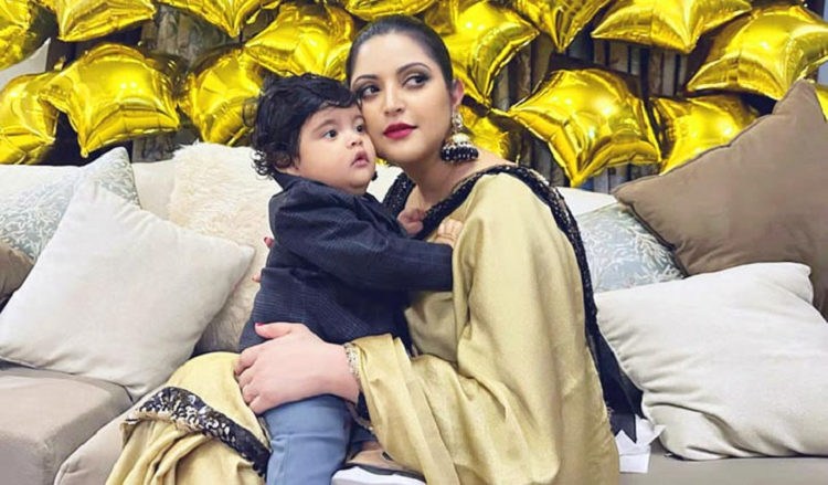 পরীমণির প্রশ্ন: ছোট্ট একটা শিশুকে আপনি কী শেখাতে চাইছেন, অভাব-না কৃপণতা? 