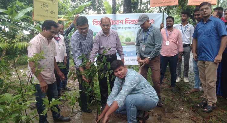 চন্দনাইশে কারিতাসের বৃক্ষরোপণ কর্মসূচি ও আলোচনা সভা 
