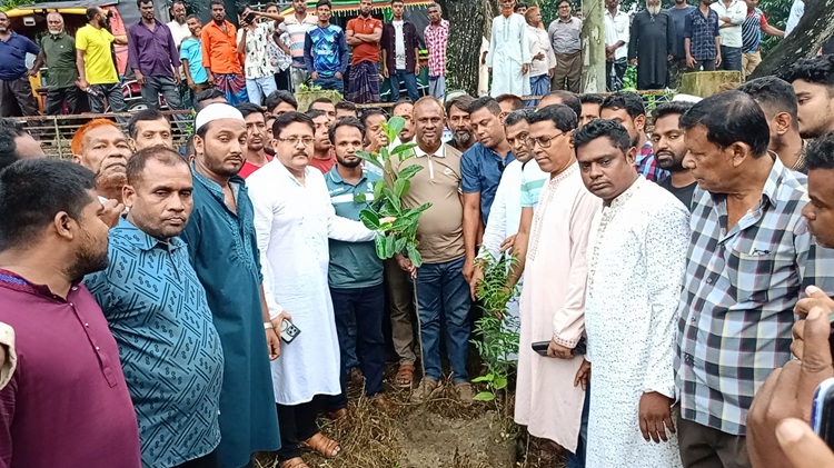 শ্রীপুরে কৃষকদলের উদ্যোগে বৃক্ষরোপণ