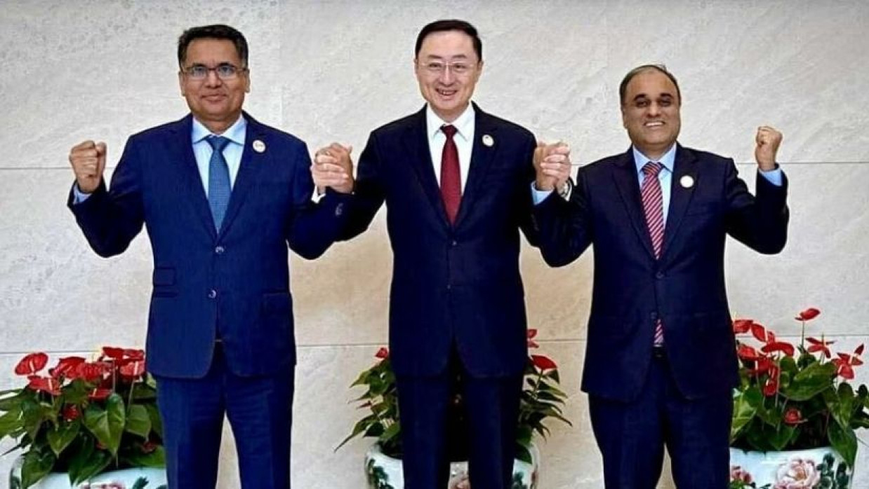 ত্রিপক্ষীয় নতুন জোটে বাংলাদেশ-চীন-পাকিস্তান, যৌথ ওয়ার্কিং গ্রুপ গঠনে সম্মতি