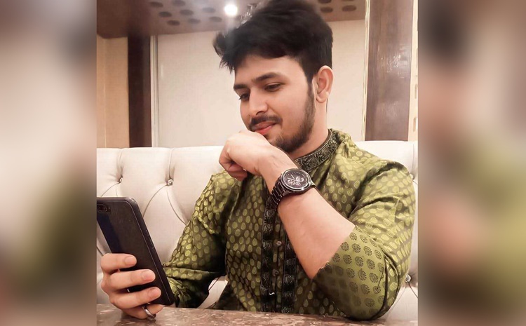 শার্ট ও ক্যাপ পরিয়ে বান্ধবীকে হলে নিয়ে রাবি ছাত্রের রাত্রিযাপন