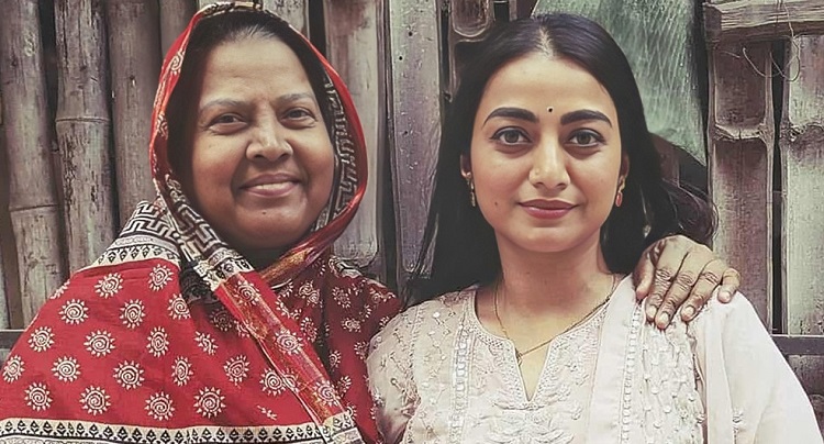 মা হারালেন অভিনেত্রী অর্ষা