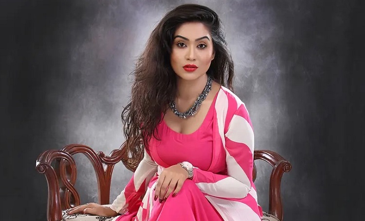 বিবাহের চেয়ে বন্ধুত্বটা জীবনে অনেক বেশি ইফেক্টিভ : মম
