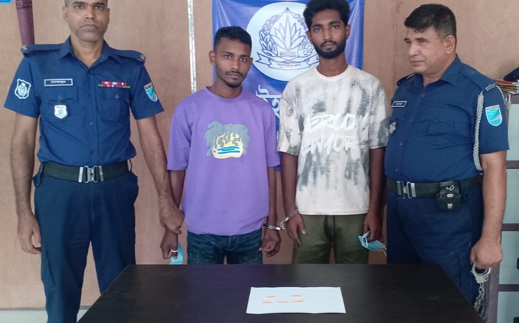 আড়াইহাজারে ইয়াবাসহ দুইজন গ্রেপ্তার