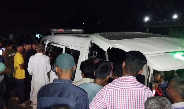 বীরগঞ্জ প্রসুতির মৃত্যুকে কেন্দ্র করে ক্লিনিক ঘেরাও