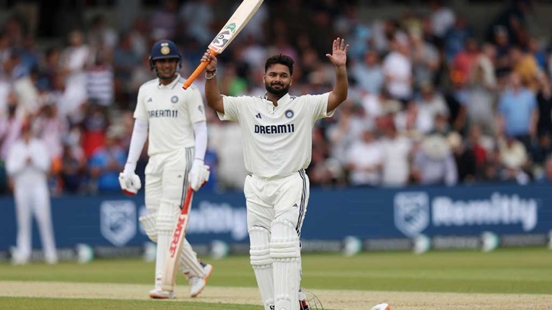 ধোনিকে পেছনে ফেললেন ঋষভ পান্ত