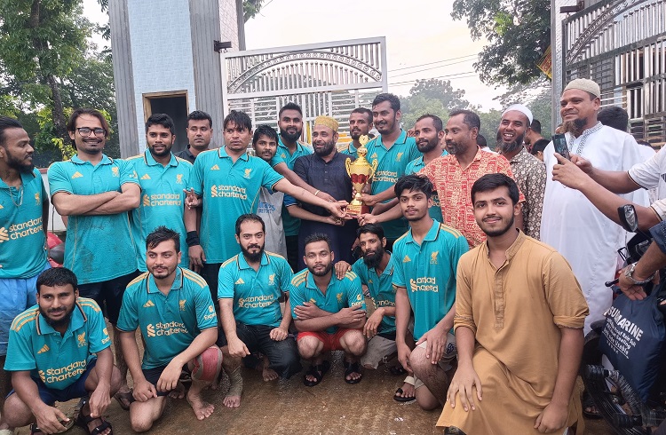 পূর্বধলায় মরহুম আরাফাত রহমান কোকো’র স্মরণে প্রীতি ফুটবল ম্যাচ অনুষ্ঠিত