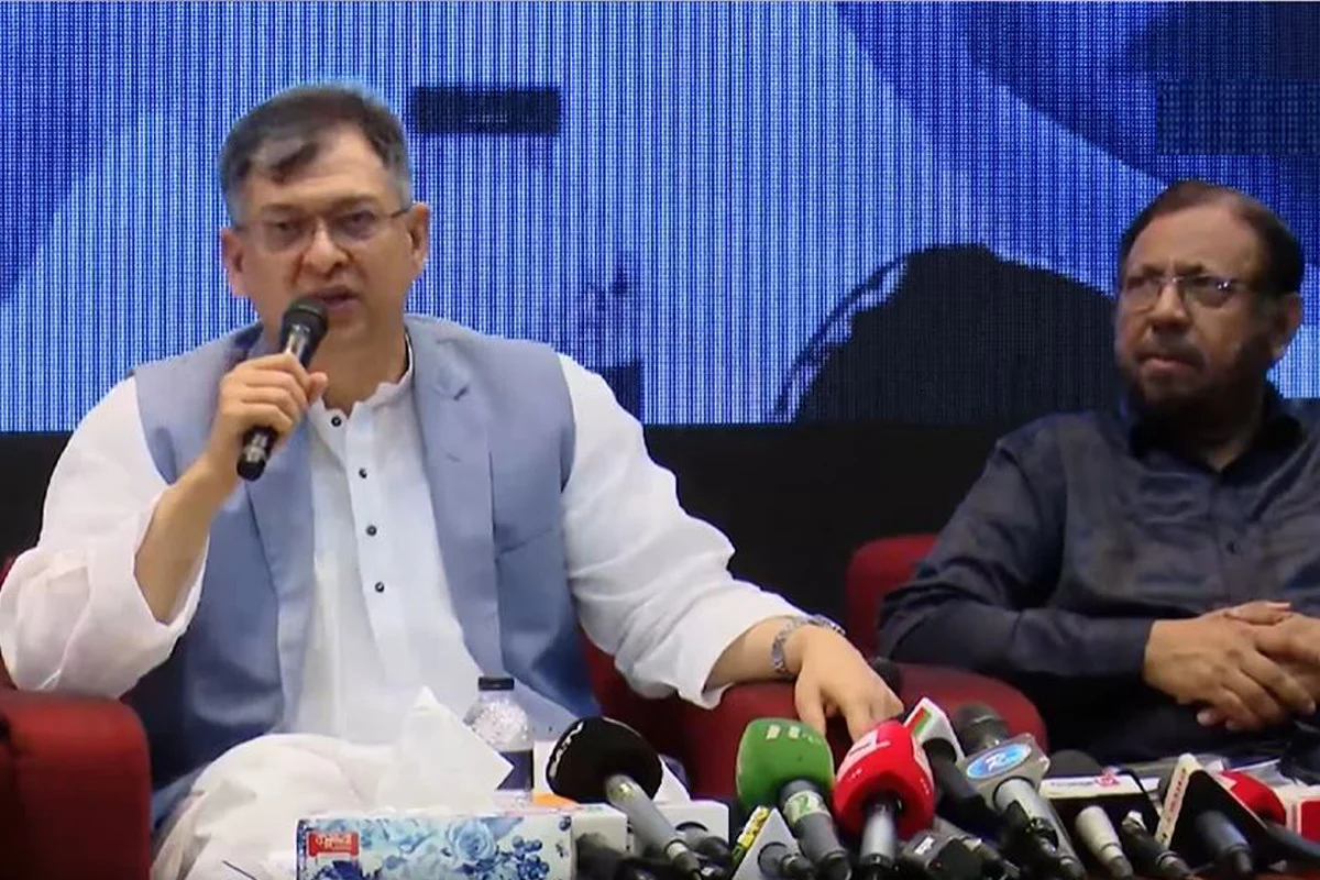দেশে যদি উন্নতমানের রিসার্চ করার সুযোগ থাকে, ভালো পরিবেশ থাকে; তবে বিদেশ কেন যাবে মানুষ: সালাহউদ্দিন আহমদ