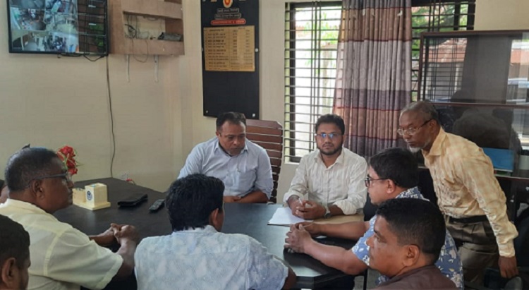 জলঢাকায় ভিজিএফ চাল জব্দে জড়িতদের চিহ্নিত করতে কমিটি