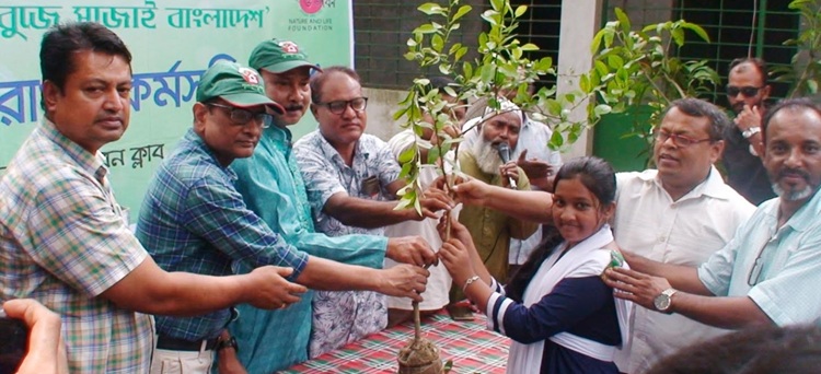 গোবিন্দগঞ্জে প্রকৃতি ও জীবন ক্লাবের আয়োজনে বৃক্ষ রোপন কর্মসূচীর উদ্বোধন