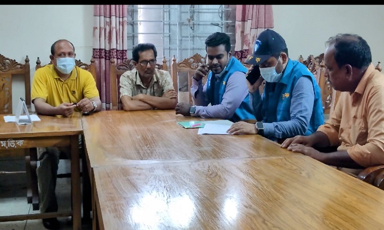 গাংনী মহিলা ডিগ্রি কলেজে দুদকের অভিযান