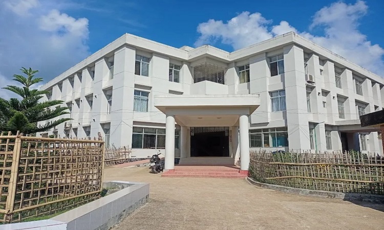২ জন চিকিৎসক দিয়ে চলছে ৫০ শয্যার হাসপাতাল