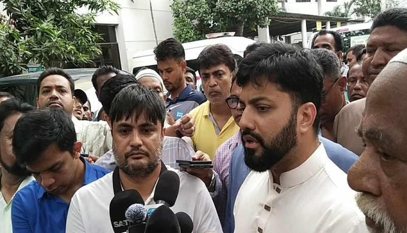 হামলাকারীদের সঙ্গে উপদেষ্টা আসিফের ঘনিষ্ঠতা রয়েছে, অভিযোগ ইশরাকের
