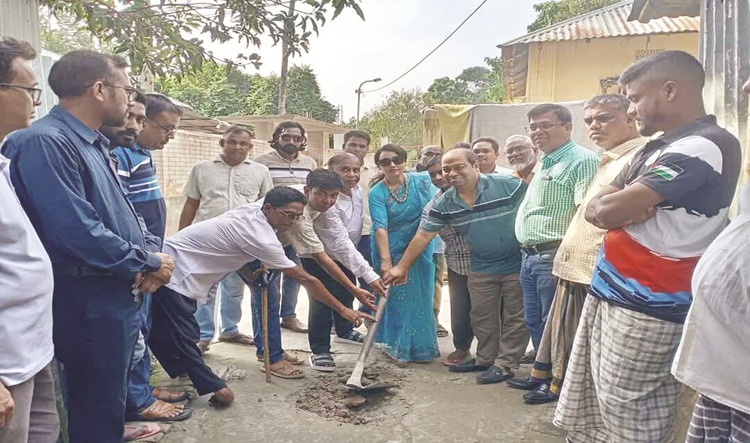 ভাঙ্গুড়া পৌরসভার ড্রেনের উন্নয়ন কাজের উদ্বোধন