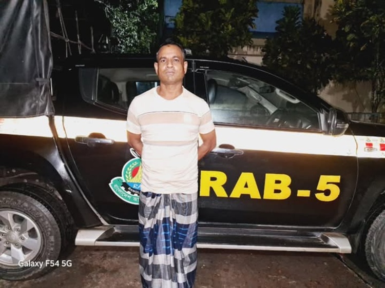 মান্দায় ধর্ষণ মামলায় সাবেক সেনা সদস্য গ্রেপ্তার