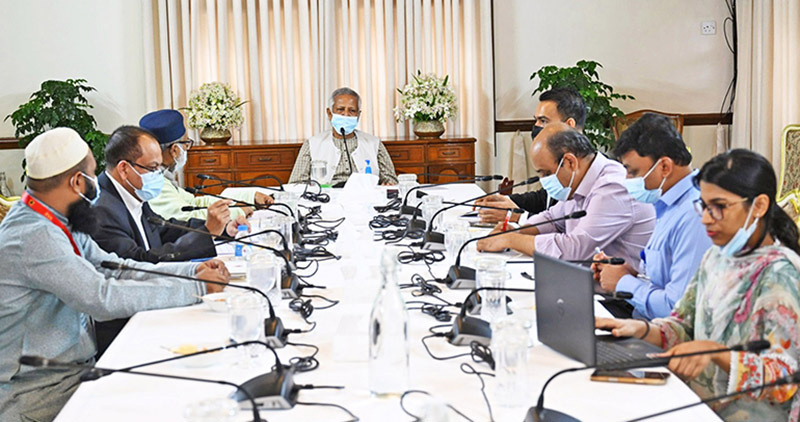 সরকারি সব ভবনের ছাদে সোলার প্যানেল বসানোর নির্দেশ প্রধান উপদেষ্টা