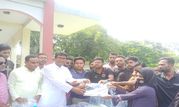 মহিমাগঞ্জে ছাত্রদলের উদ্যোগে হেল্পএক্স কর্মসূচি