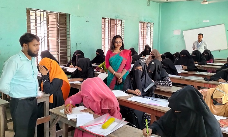কালুখালীতে শান্তিপূর্ণভাবে এইচএসসি ও আলিম পরীক্ষা শুরু