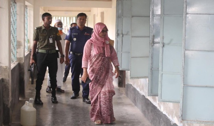 পাইকগাছায় এইচএসসি পরীক্ষার প্রথম দিন ৬০ পরীক্ষার্থী অনুপস্থিত 