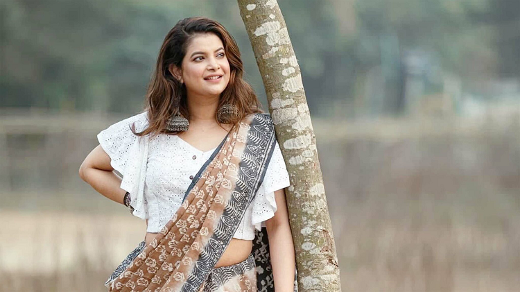 সুখ মানে একজন বিশেষ মানুষের ভালোবাসা : শবনম ফারিয়া