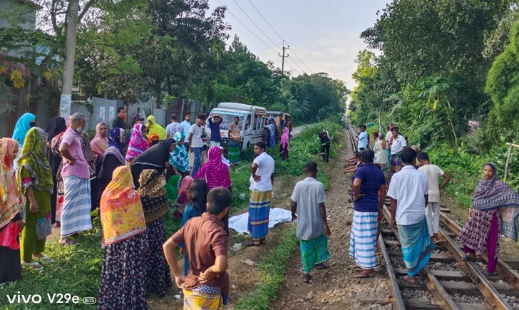ট্রেনে কাটা পড়ে ২জনের মৃত্যু