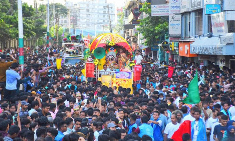 চট্টগ্রামে রথযাত্রা উৎসবে লাখো ভক্তের ঢল