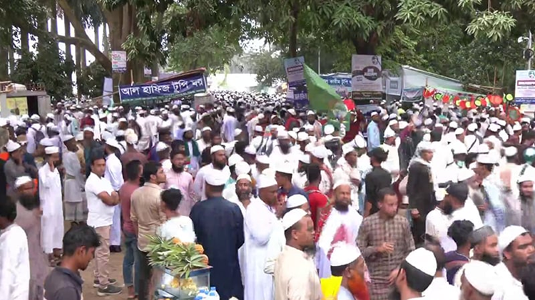 ‘নারায়ে তাকবির, আল্লাহু আকবার’ স্লোগানে মুখরিত সোহরাওয়ার্দী উদ্যান
