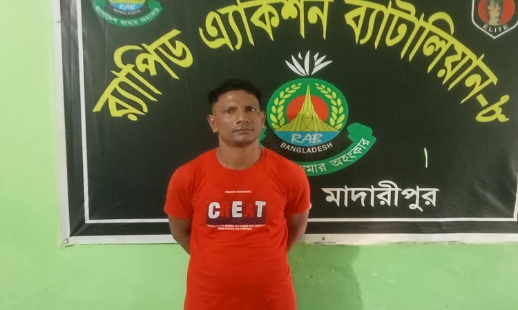 র‌্যাব-৮ এর অভিযানে ৫ হাজার ইয়াবাসহ মাদক কারবারি গ্রেপ্তার