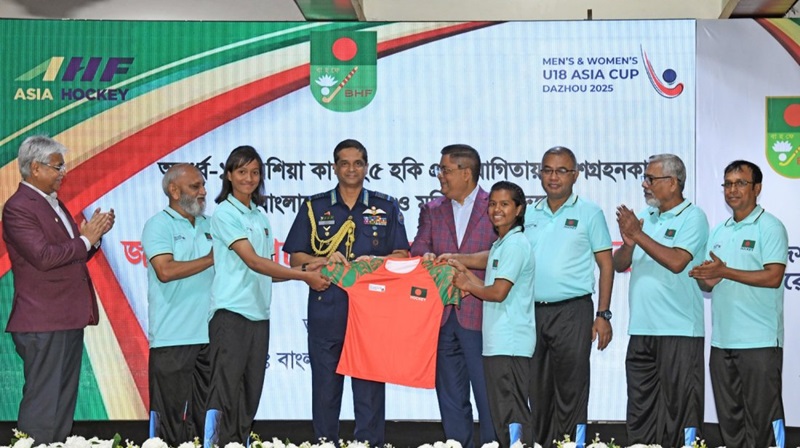 বাংলাদেশের হকিতে আসছে জাপানকে স্বর্ণ জেতানো ডাচ কোচ!