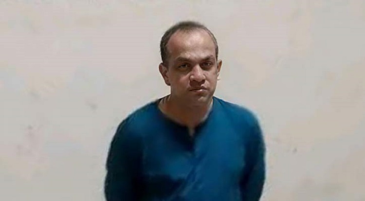 চট্টগ্রামে যুবলীগ নেতাকে ধরে পুলিশে দিল জনতা