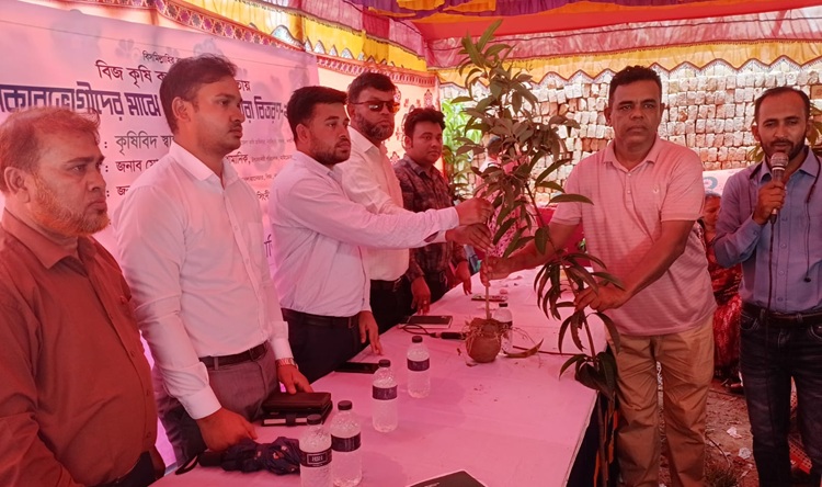 শিবপুরে ফলদ বৃক্ষের চারা বিতরণ কর্মসূচির উদ্বোধন