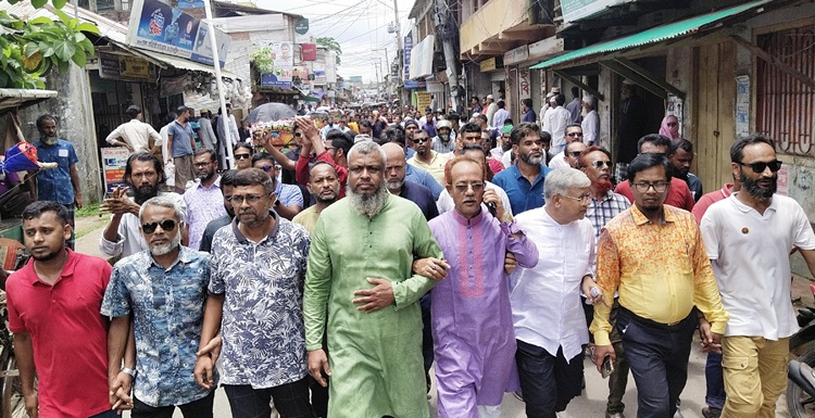 রুমির নেতৃত্বে গলাচিপায় পান্না-কবিরের শোডাউন