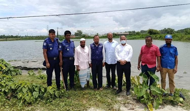 আখাউড়ায় জলাশয় ভরাট করার দায়ে জরিমানা 