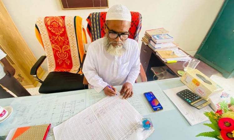 অবসরে গেলেন পূর্বধলার মেঘশিমুুল উচ্চ বিদ্যালয়ের প্রধান শিক্ষক মো: আব্দুল ওয়াহাব