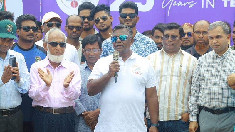 বরিশালে গিয়ে বিব্রত ও লজ্জিত বিসিবি সভাপতি