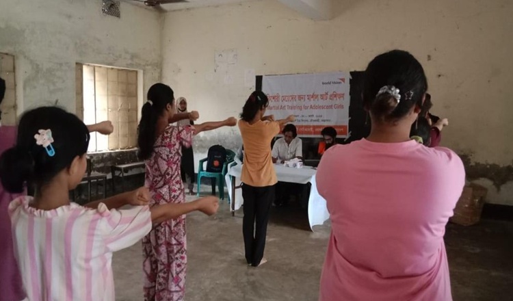 মেয়েরা এখন আত্মরক্ষায় সচেতন: মার্শাল আর্ট প্রশিক্ষণ
