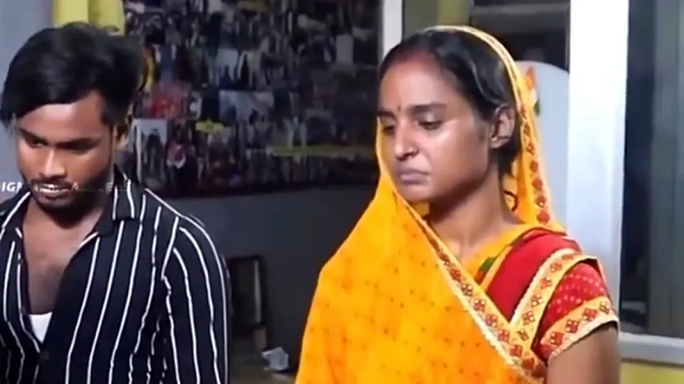 পরকীয়ায় ঘর ছাড়া, ফিরতে চাইলেও রাজি নন স্বামী, কান্না করে ভাইরাল নারী