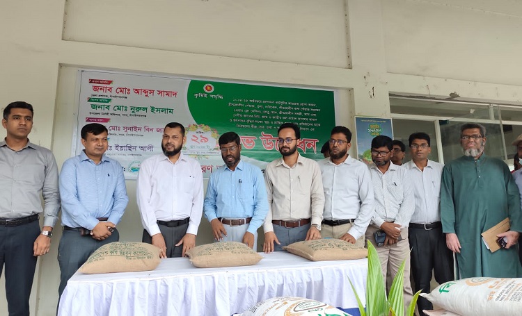 চাঁপাইনবাবগঞ্জে ৩ দিনব্যাপী ফল মেলার উদ্বোধন