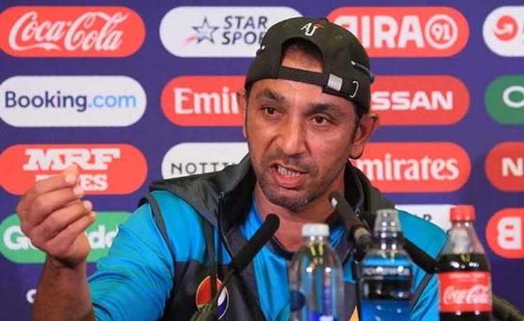 পাকিস্তানের টেস্ট দলের দায়িত্বে আজহার